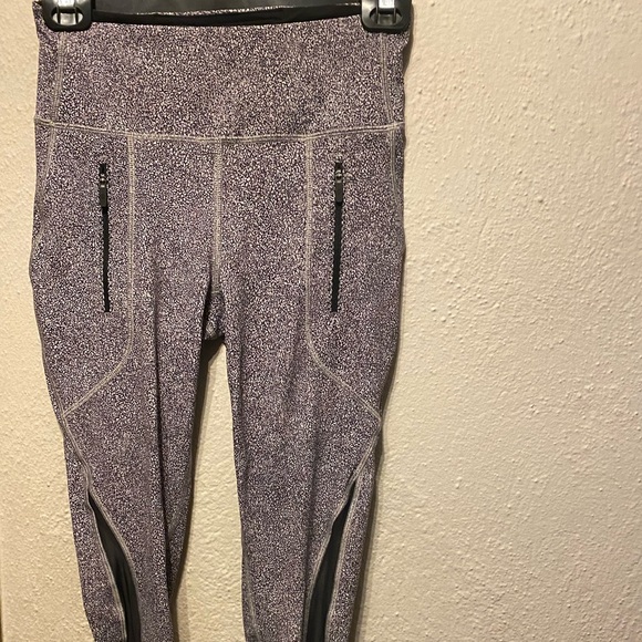 Lululemon Invigorate 7/8 Tight (25") - Picture 3 of 6